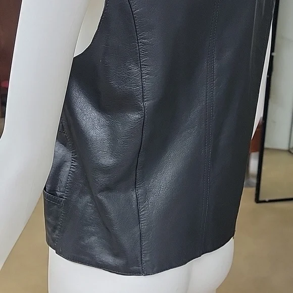 VETO Canada 100% Leather Button Snap Down Vest - Picture 6 of 11